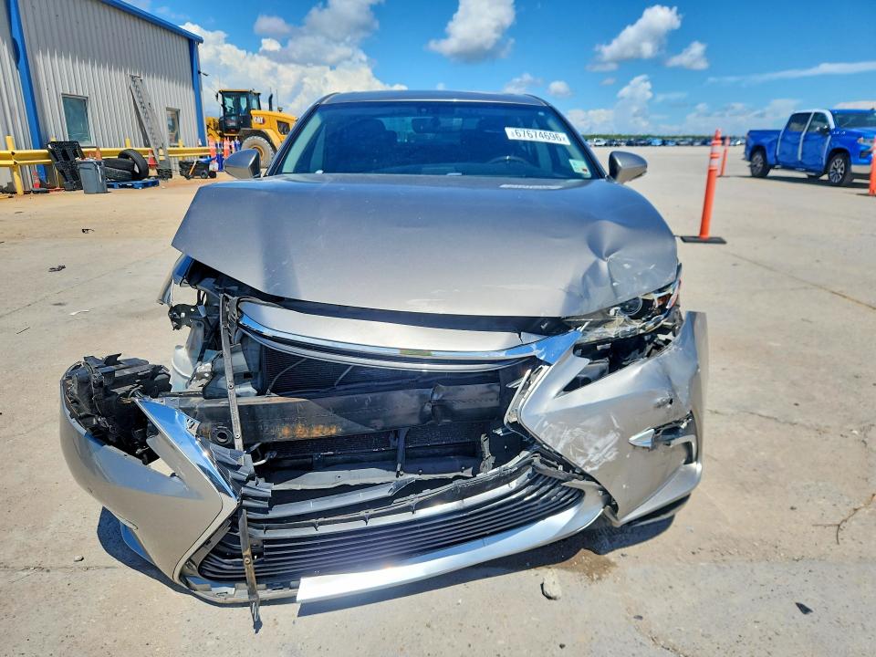 Photo 5 from auction – 2016 LEXUS ES with VIN 58ABK1GG0GU016122