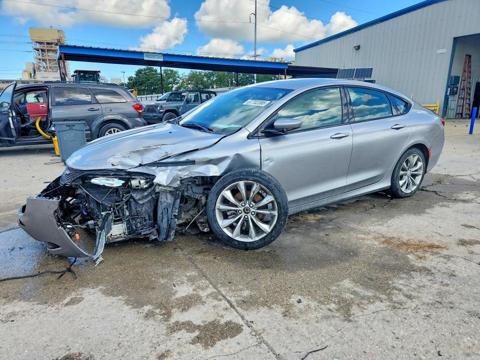 CHRYSLER 200 2015 z numerem VIN 1C3CCCBB7FN747437 - Zdjęcie z aukcji