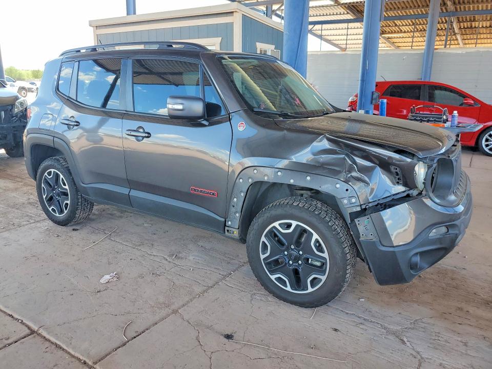 Photo 4 from auction – 2017 JEEP RENEGADE with VIN ZACCJBCB6HPE96902