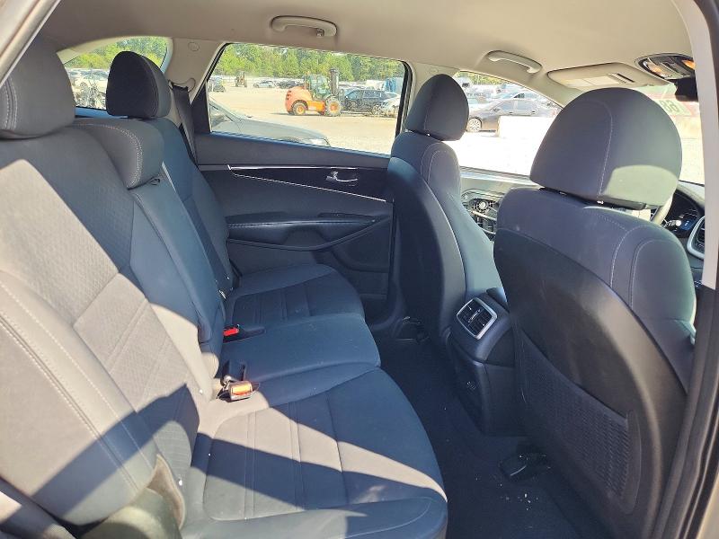 Фото 11 с аукциона – 2018 KIA SORENTO с VIN 5XYPG4A30JG418547