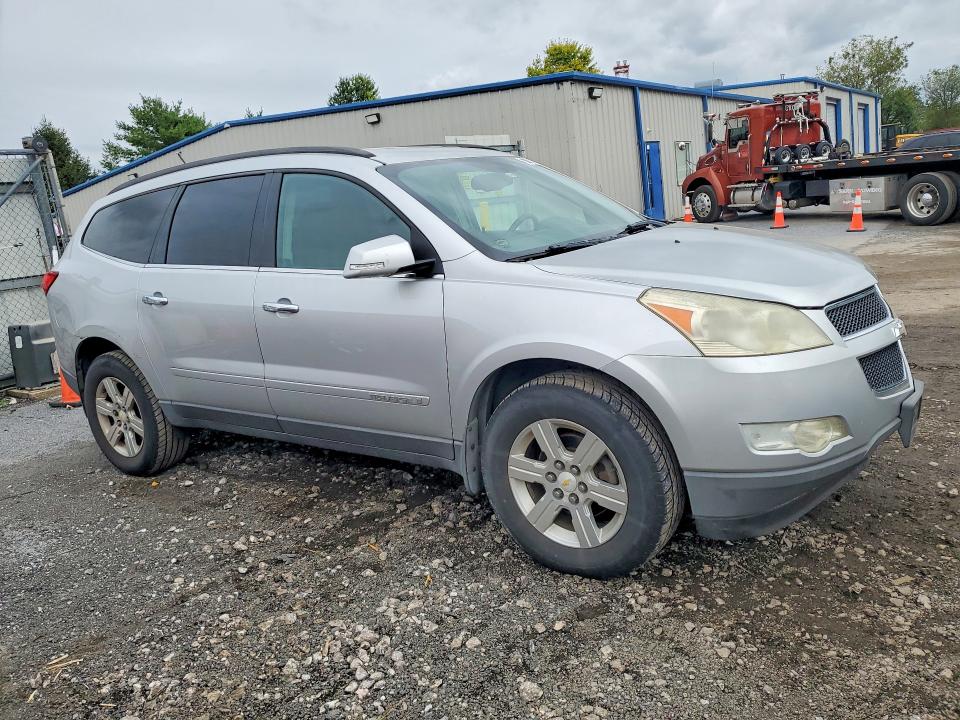 Photo 4 from auction – 2009 CHEVROLET TRAVERSE with VIN 1GNER23D49S109365