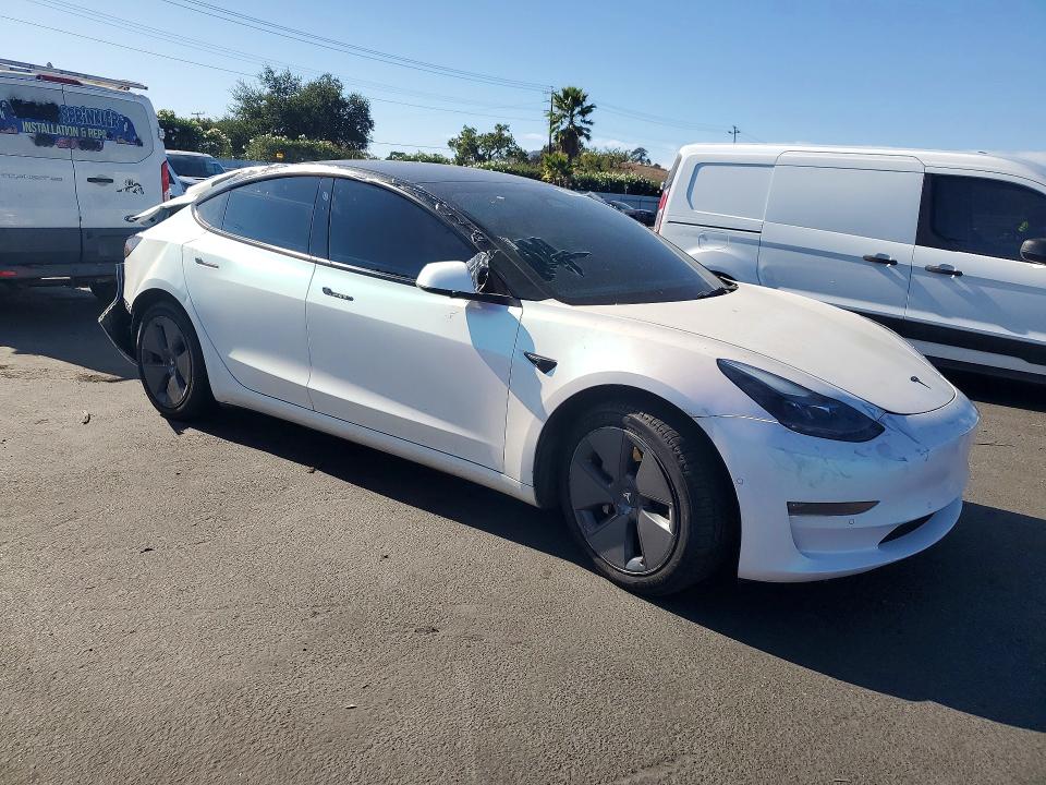 صورة رقم 4 من المزاد - 2022 TESLA MODEL 3 مع VIN 5YJ3E1EB8NF361743
