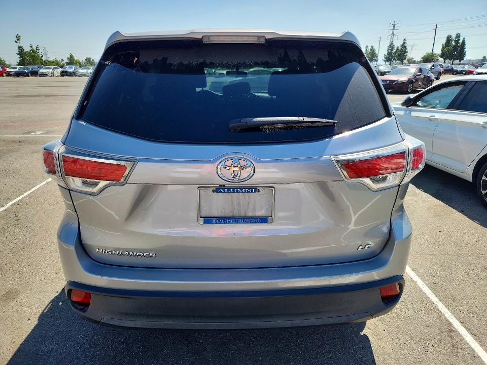 Photo 6 from auction – 2015 TOYOTA HIGHLANDER with VIN 5TDZARFH2FS013893