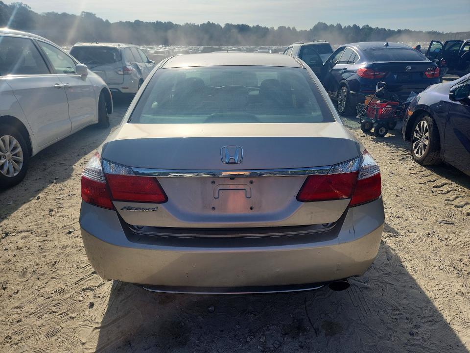 Photo 6 from auction – 2015 HONDA ACCORD with VIN 1HGCR2F39FA241902