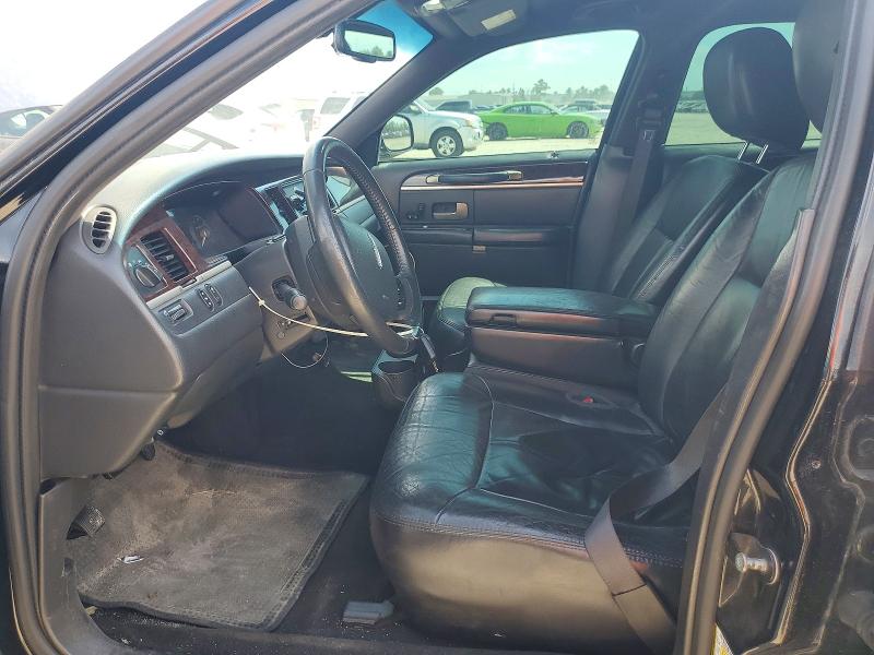 Photo 7 from auction – 2011 LINCOLN TOWN CAR with VIN 2LNBL8EV5BX766146