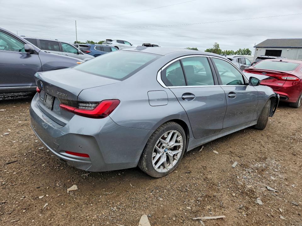 Foto 3 de la subasta – 2025 BMW 330I con VIN 3MW69CW02S8F10882