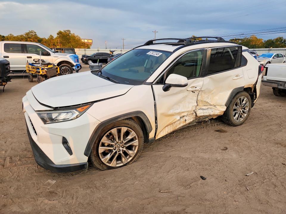 TOYOTA RAV4 2019 مع رقم تعريف المركبة JTMC1RFV8KD018730 - صورة من المزاد
