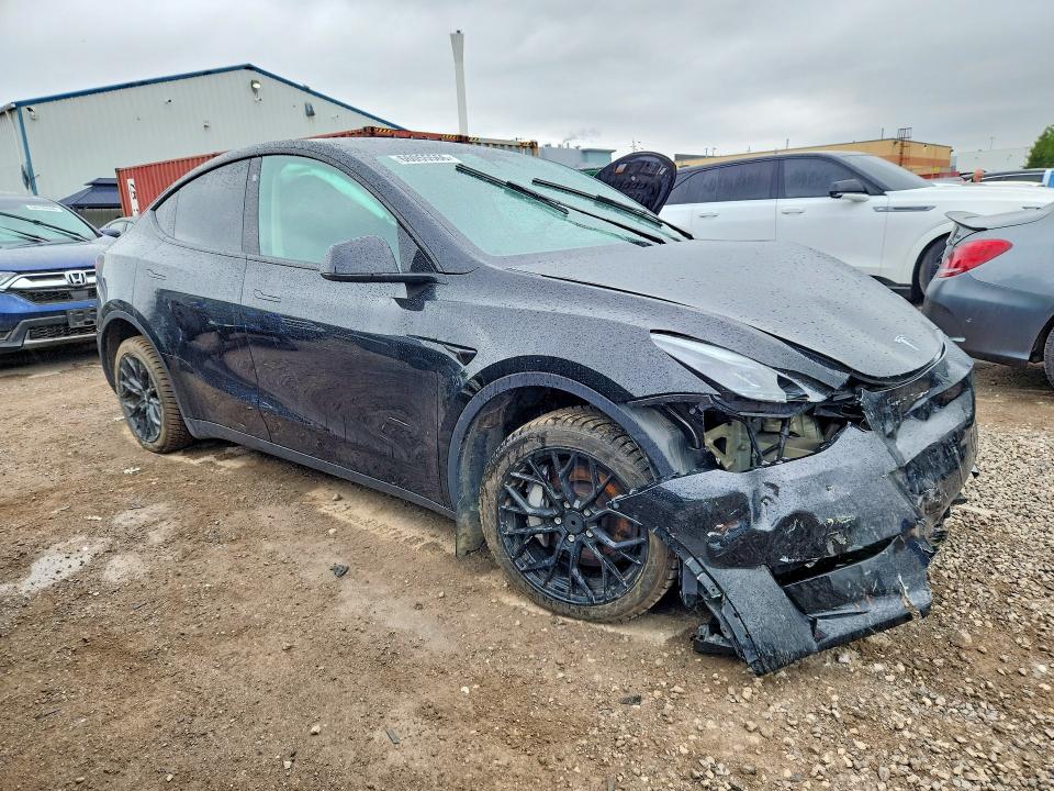 Foto 4 de la subasta – 2023 TESLA MODEL Y con VIN LRWYGDEE5PC162450