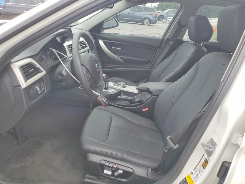 صورة رقم 7 من المزاد - 2018 BMW 320 مع VIN WBA8E5G55JNU48013