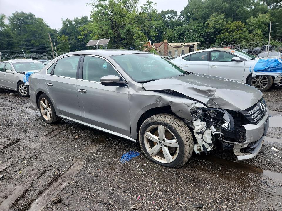 Photo 4 from auction – 2014 VOLKSWAGEN PASSAT with VIN 1VWBP7A3XEC007837