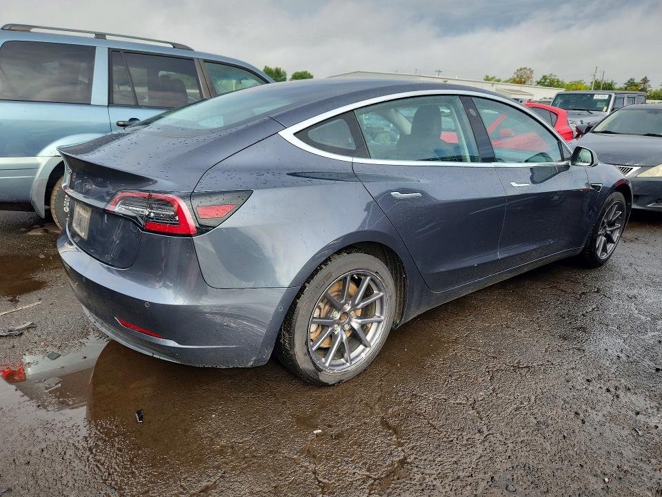 Photo 3 from auction – 2018 TESLA MODEL 3 with VIN 5YJ3E1EBXJF114038