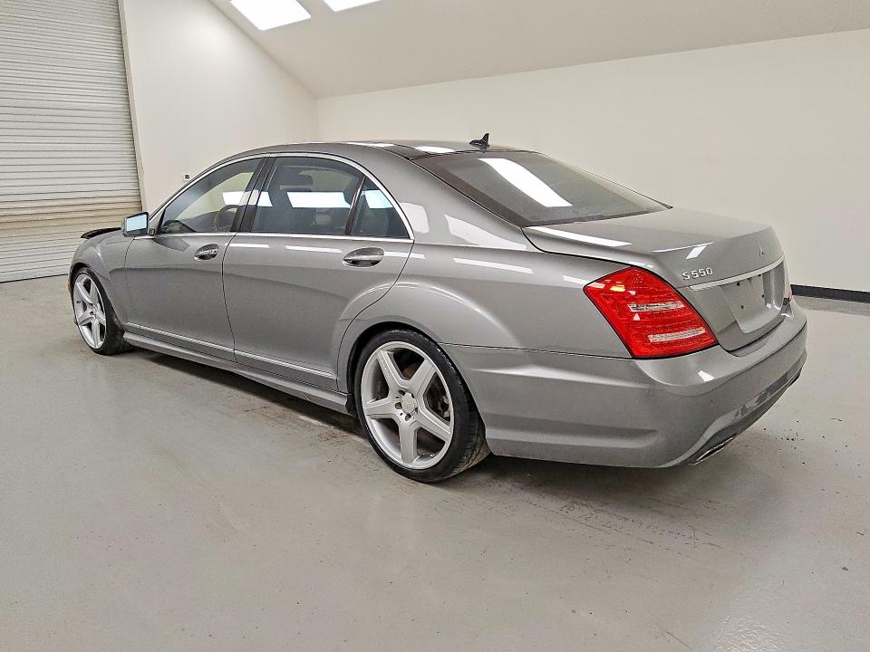 Photo 2 from auction – 2010 MERCEDES-BENZ S with VIN WDDNG7BB9AA342671