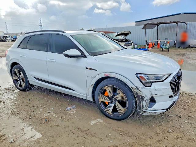 Foto 4 de la subasta – 2023 AUDI E-TRON con VIN WA1LAAGE1PB009347