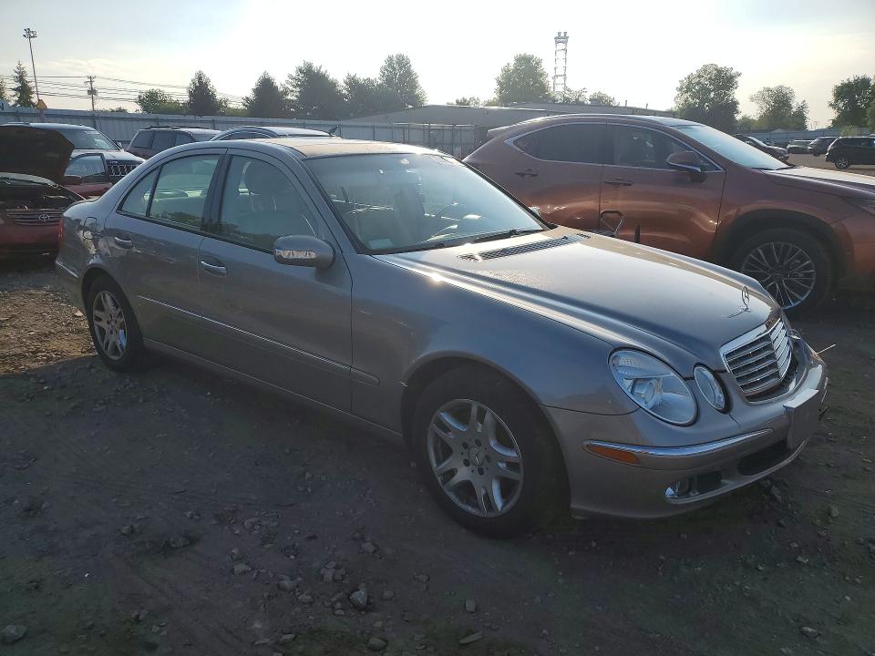 Photo 4 from auction – 2004 MERCEDES-BENZ E with VIN WDBUF65J84A468397
