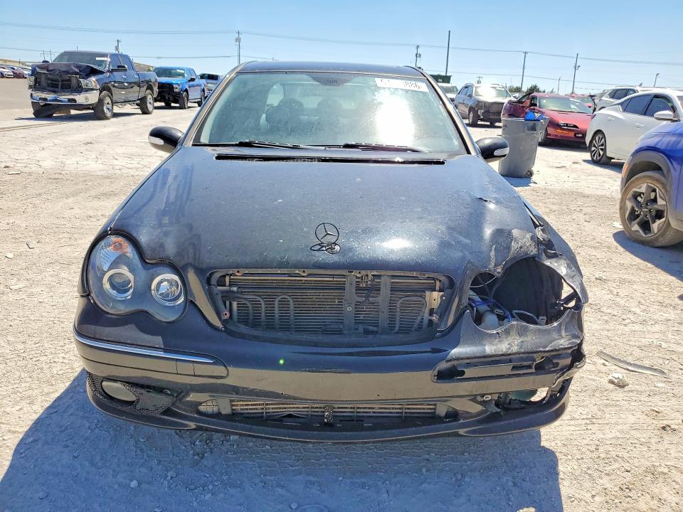 Photo 5 from auction – 2005 MERCEDES-BENZ C with VIN WDBRF40J15A784467