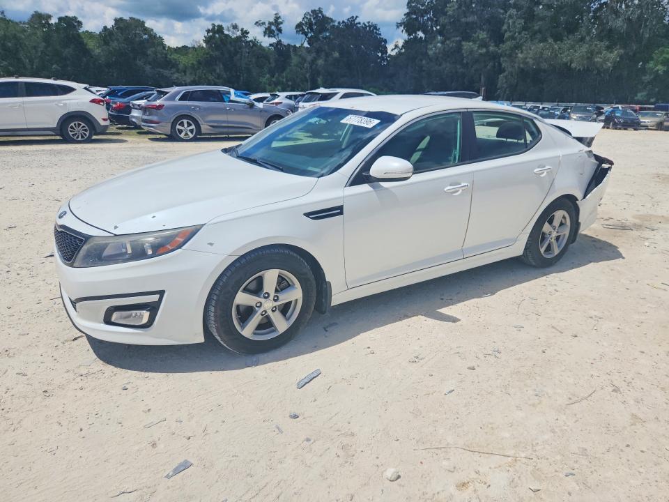 KIA OPTIMA 2015 مع رقم تعريف المركبة 5XXGM4A70FG390028 - صورة من المزاد