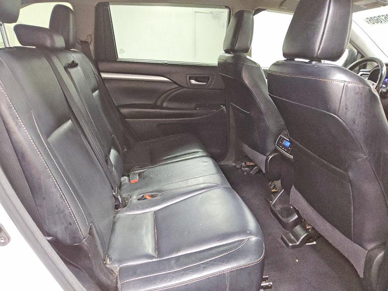 Снимка 11 от търг – 2017 TOYOTA HIGHLANDER с VIN 5TDJZRFH2HS473709