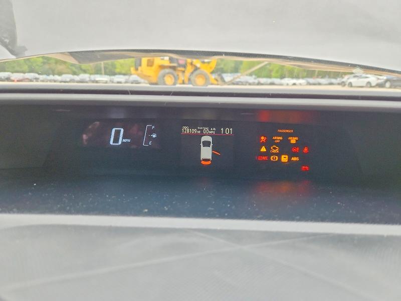 Photo 9 from auction – 2015 TOYOTA PRIUS C with VIN JTDKDTB35F1109871