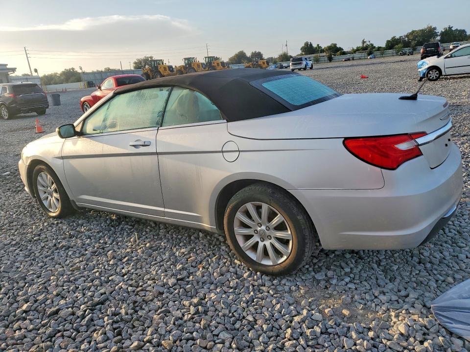 Photo 2 from auction – 2012 CHRYSLER 200 with VIN 1C3BCBEB3CN233288