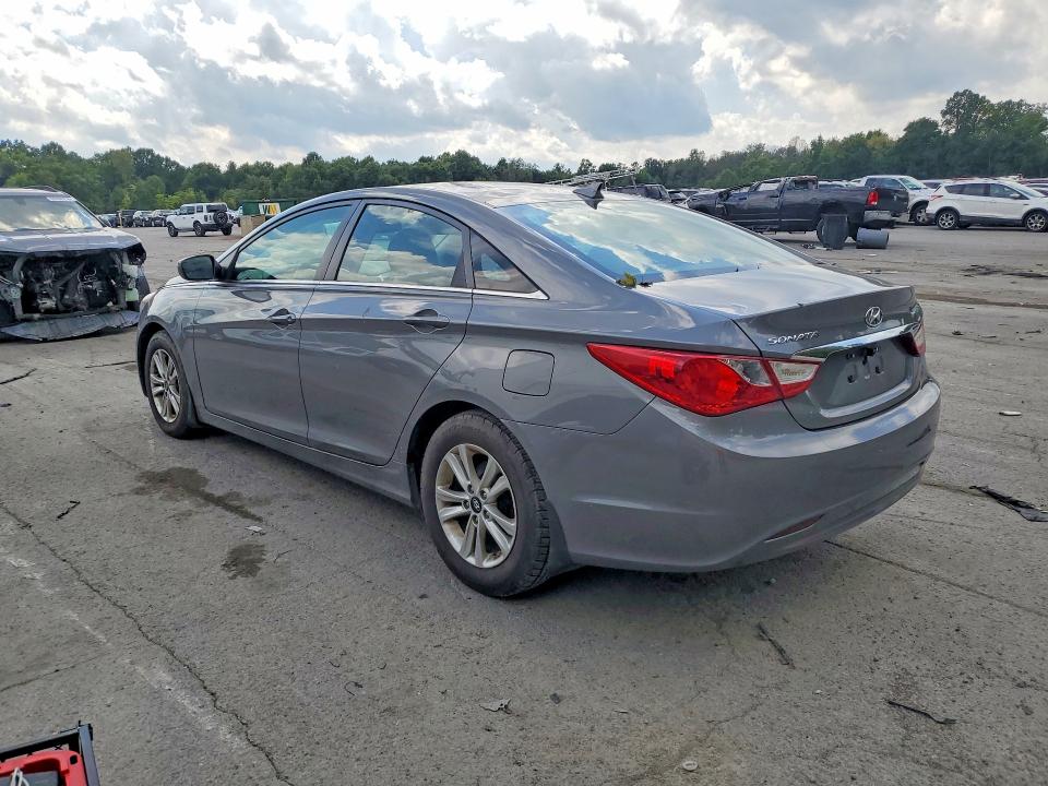 Photo 2 from auction – 2013 HYUNDAI SONATA with VIN 5NPEB4AC4DH565635