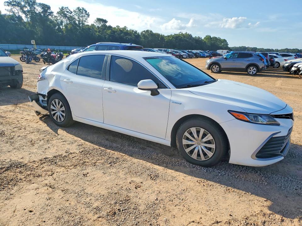 Photo 4 from auction – 2021 TOYOTA CAMRY with VIN 4T1C31AK4MU554291