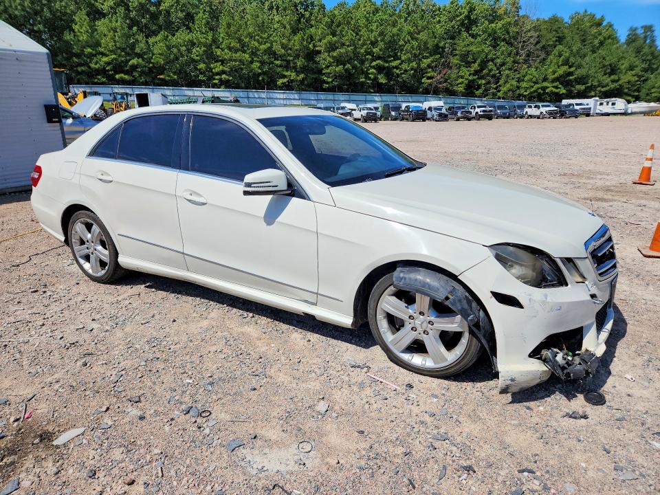 Photo 4 from auction – 2010 MERCEDES-BENZ E with VIN WDDHF8HB7AA073924