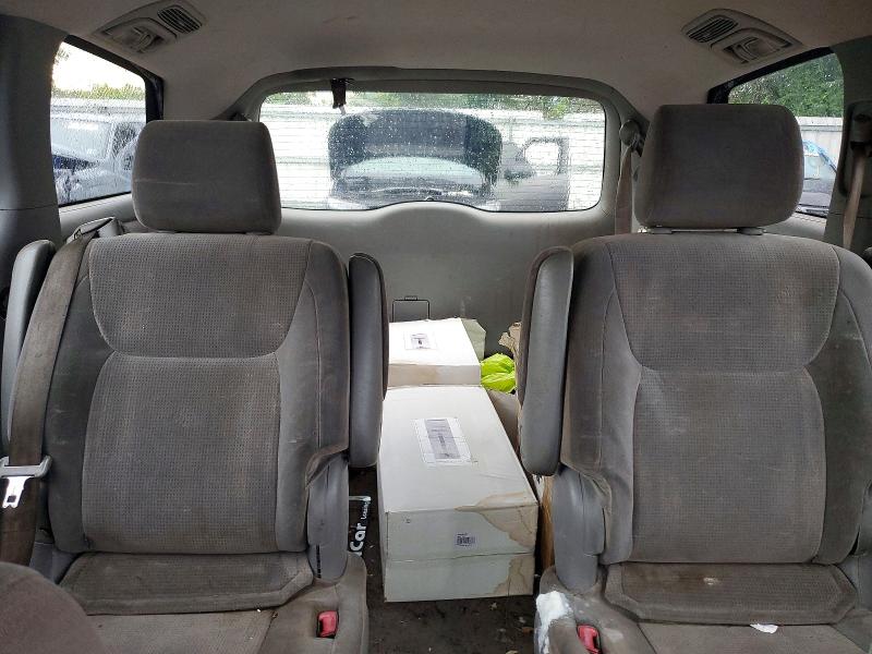 Photo 10 from auction – 2004 TOYOTA SIENNA with VIN 5TDZA23C94S034396