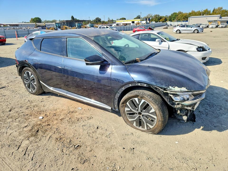 Foto 4 de la subasta – 2023 KIA EV6 con VIN KNDC34LA8P5609706