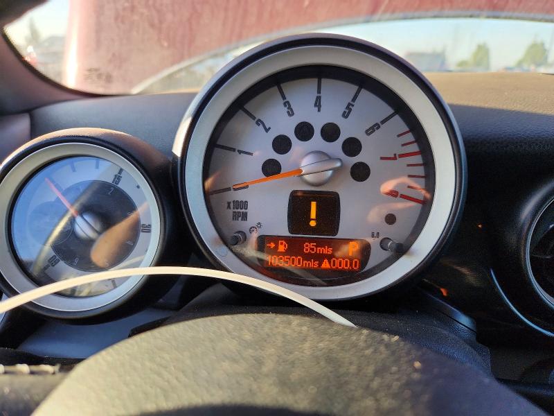 Снимка 9 от търг – 2010 MINI COOPER с VIN WMWMR3C53ATU97543