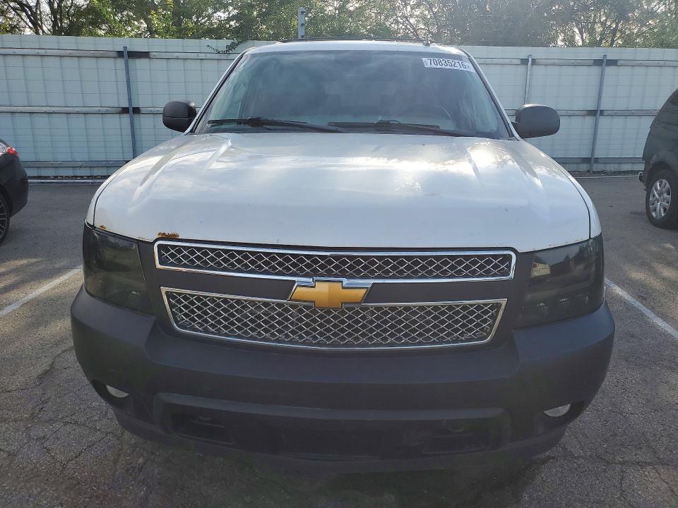 Photo 5 from auction – 2010 CHEVROLET SUBURBAN with VIN 1GNUKKE31AR170852