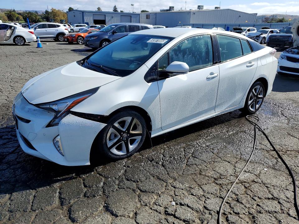 TOYOTA PRIUS 2018 with VIN JTDKARFU7J3545519 - Photo from auction