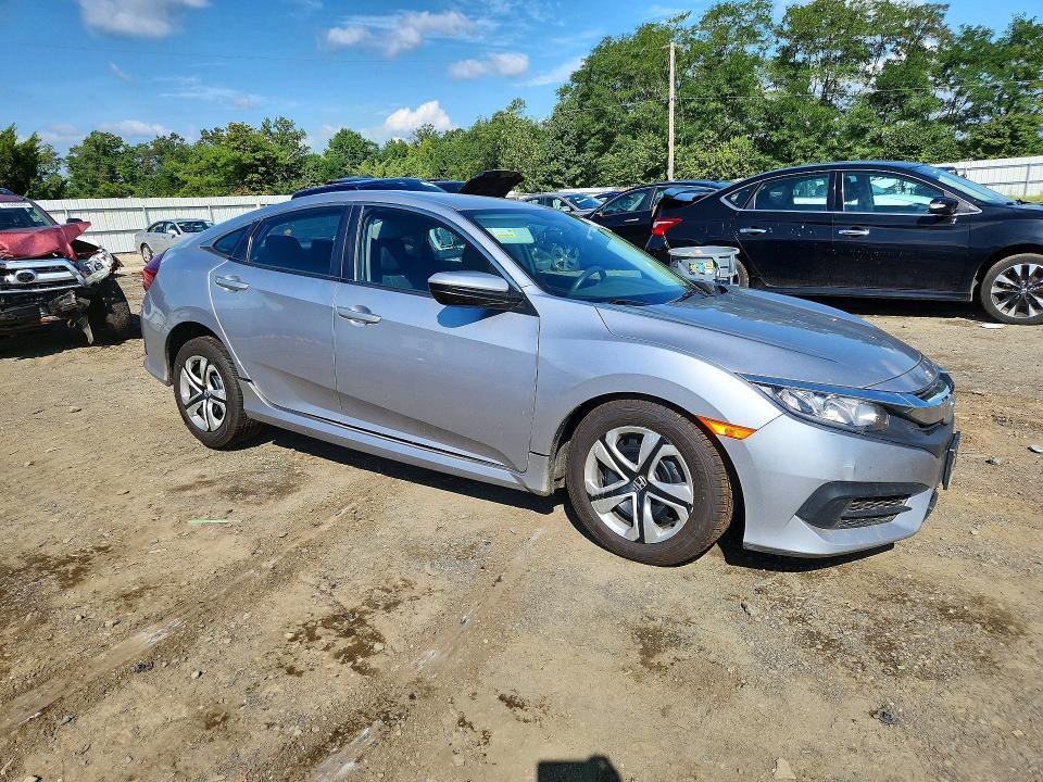 Photo 4 from auction – 2017 HONDA CIVIC with VIN 19XFC2F51HE053986