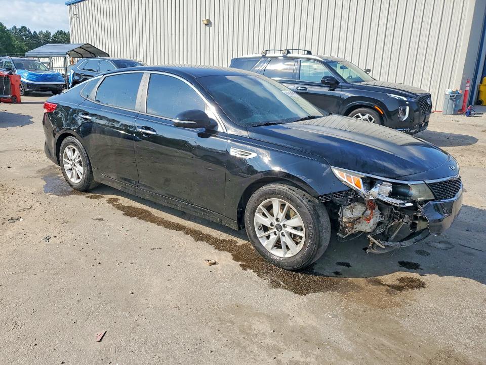 Zdjęcie 4 z aukcji – 2018 KIA OPTIMA z VIN 5XXGT4L31JG230312