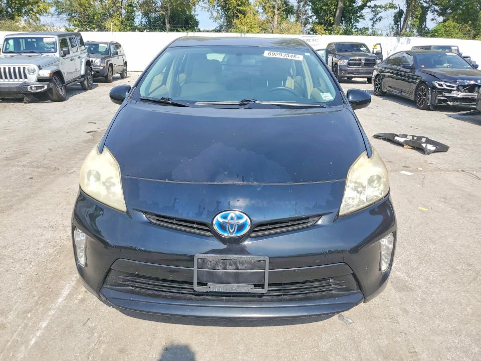Photo 5 from auction – 2013 TOYOTA PRIUS with VIN JTDKN3DU8D5544425