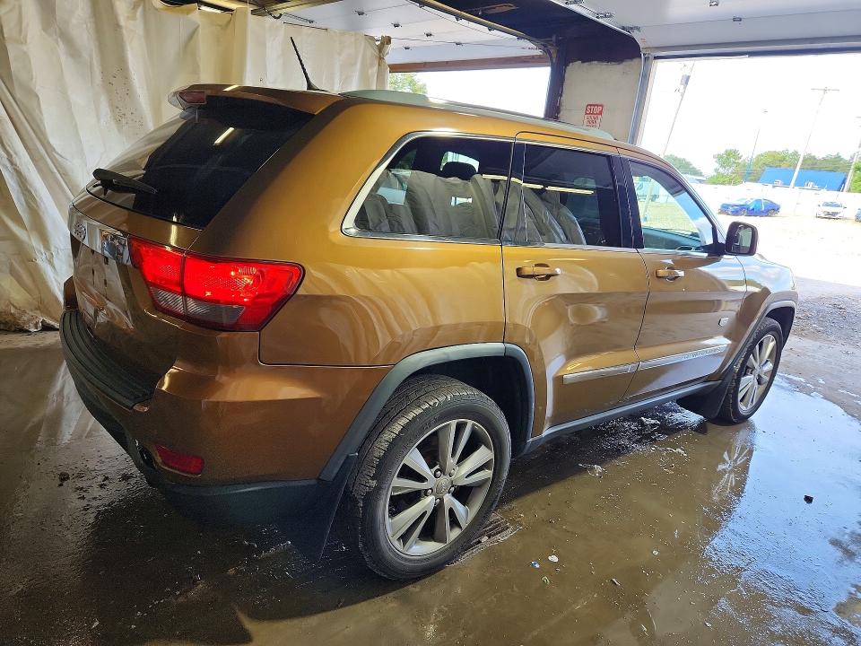 Zdjęcie 3 z aukcji – 2011 JEEP GRAND CHEROKEE z VIN 1J4RR4GG8BC675565