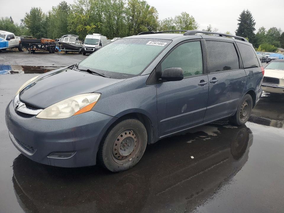 2010 TOYOTA SIENNA - Търг №67341466