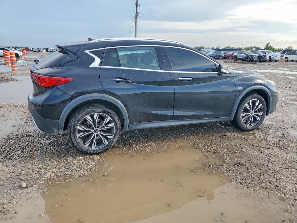 Photo 3 from auction – 2018 INFINITI QX30 with VIN SJKCH5CR8JA041076