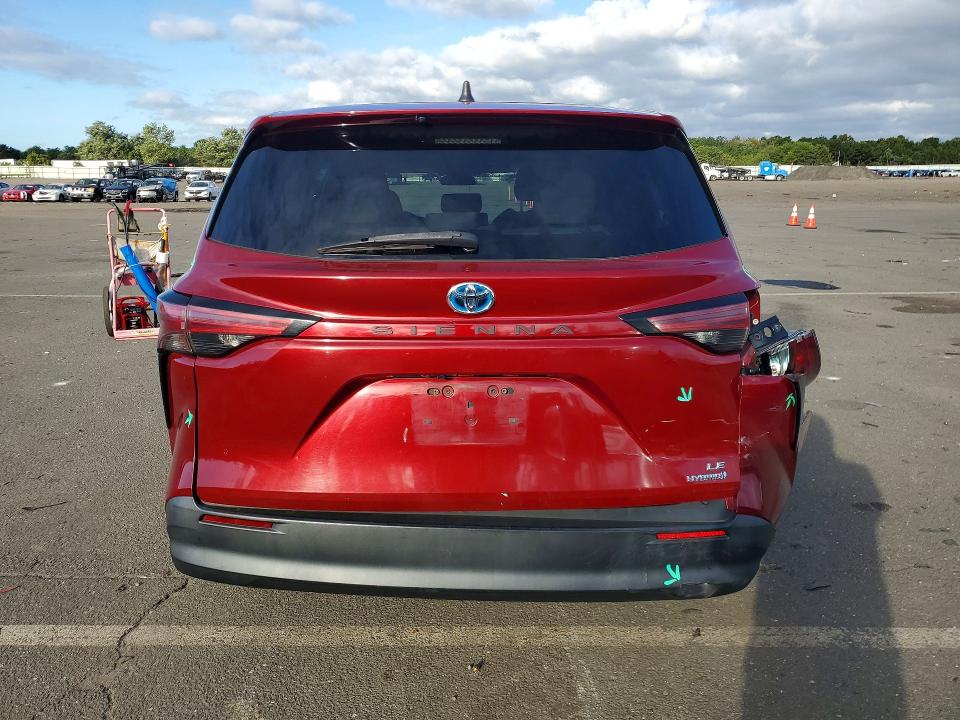 Снимка 6 от търг – 2021 TOYOTA SIENNA LE с VIN 5TDKRKEC2MS018693