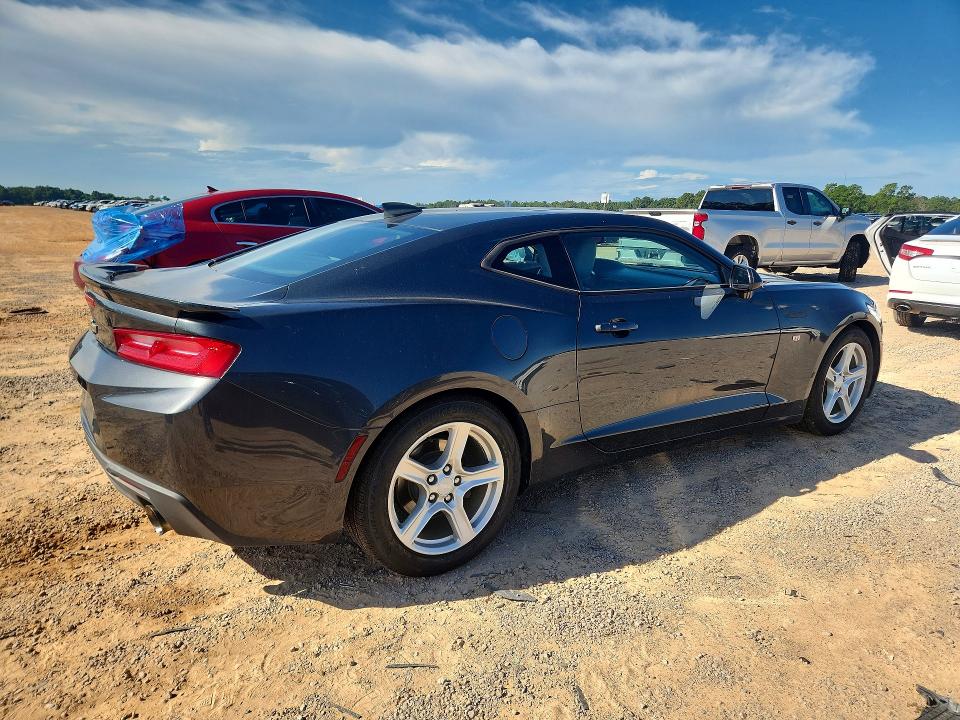 Photo 3 from auction – 2017 CHEVROLET CAMARO with VIN 1G1FD1RX1H0171123