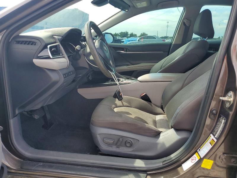 Снимка 7 от търг – 2018 TOYOTA CAMRY с VIN 4T1B11HK6JU150315