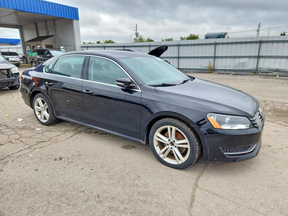 Фото 4 с аукциона – 2014 VOLKSWAGEN PASSAT с VIN 1VWBN7A39EC065380