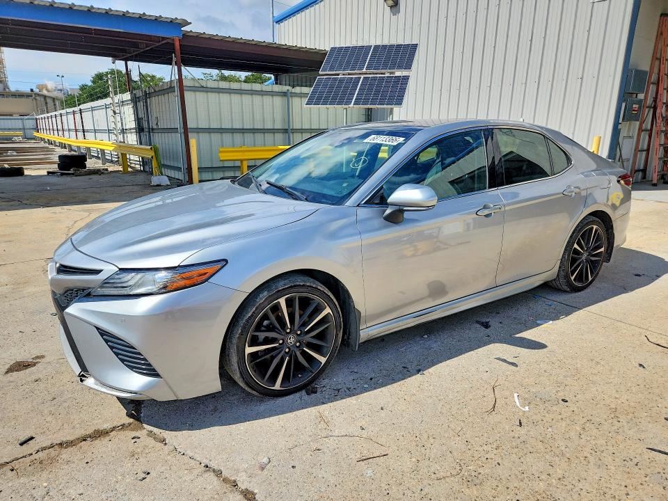 TOYOTA CAMRY 2018 with VIN 4T1B61HK2JU106863 - Photo from auction