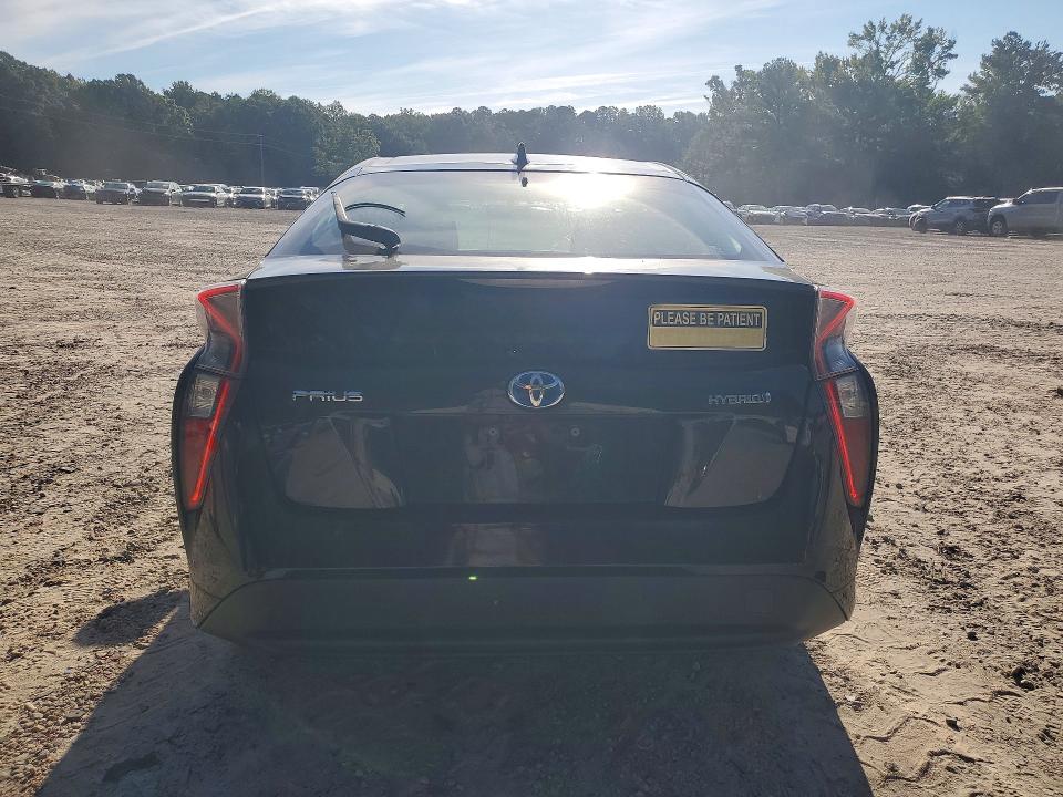 Photo 6 from auction – 2016 TOYOTA PRIUS with VIN JTDKARFU2G3522562