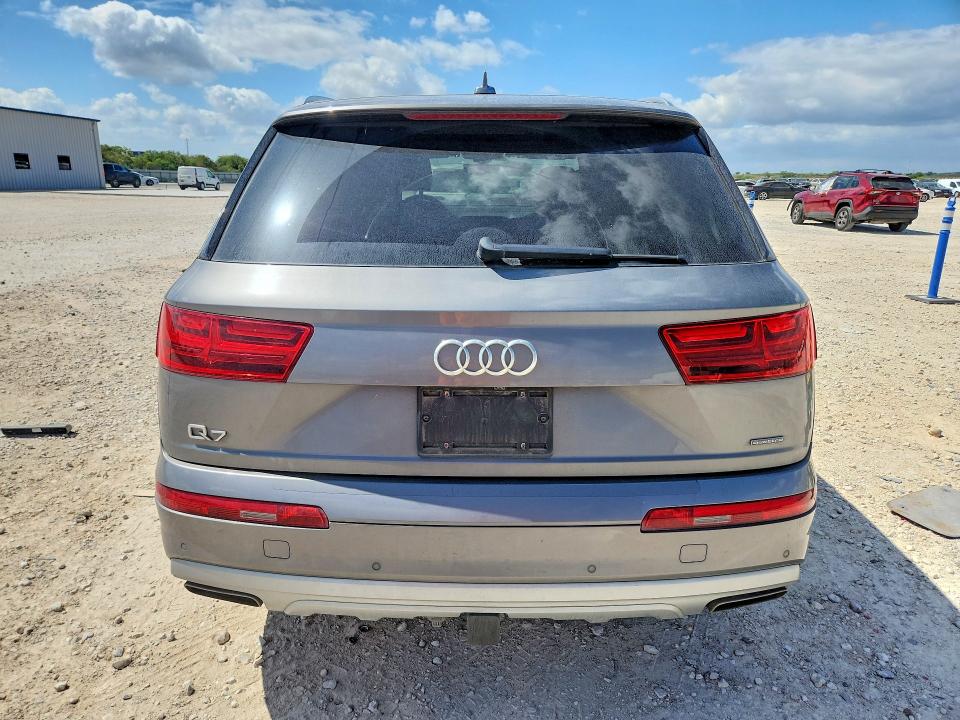 Zdjęcie 6 z aukcji – 2018 AUDI Q7 z VIN WA1LHAF73JD006959
