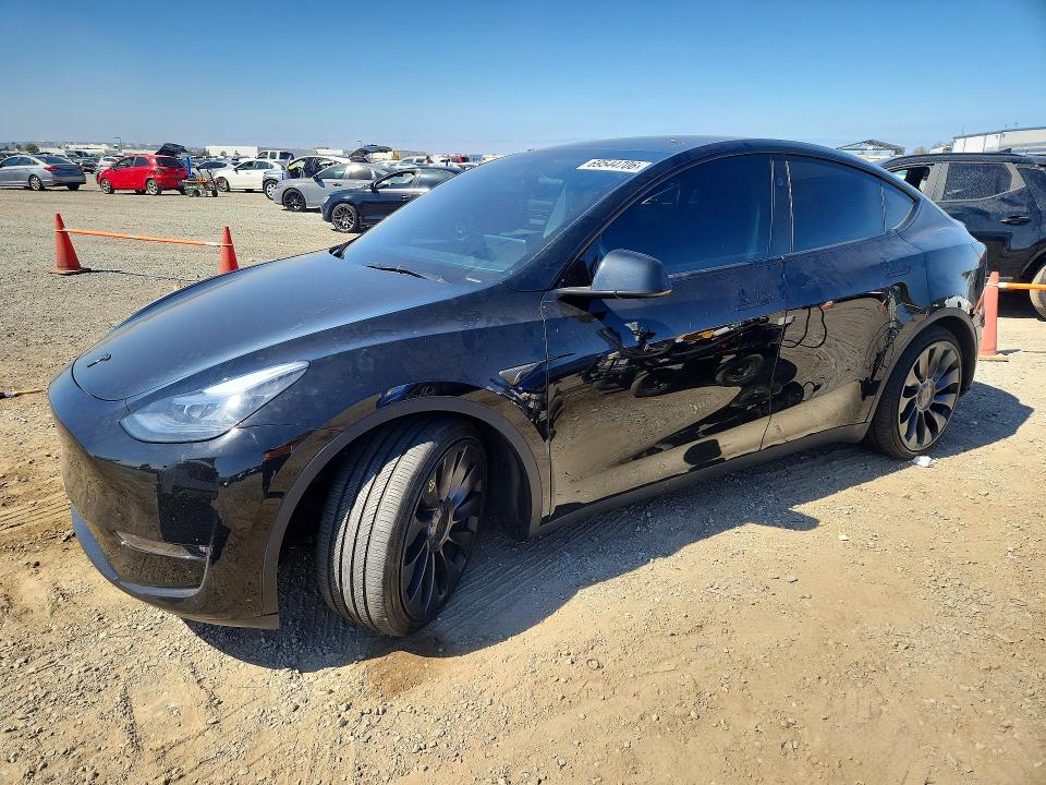 TESLA MODEL Y 2024 с VIN 7SAYGDEF1RF168928 - Снимка от търг