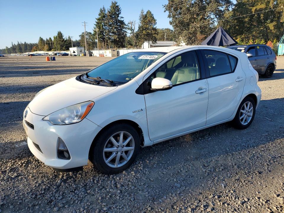 TOYOTA PRIUS C 2012 with VIN JTDKDTB32C1024370 - Photo from auction