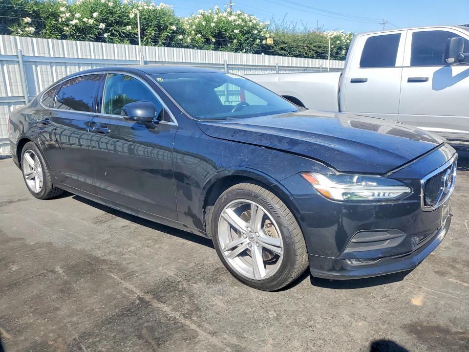 Photo 4 from auction – 2019 VOLVO S90 with VIN LVY102AK7KP096759