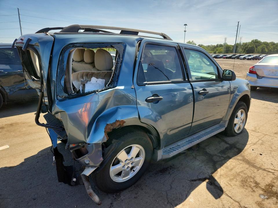 Photo 3 from auction – 2010 FORD ESCAPE with VIN 1FMCU0D79AKB41935