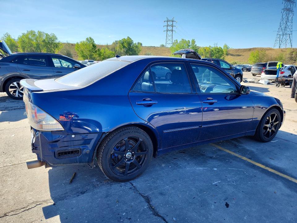 Photo 3 from auction – 2004 LEXUS IS with VIN JTHBD192X40087935