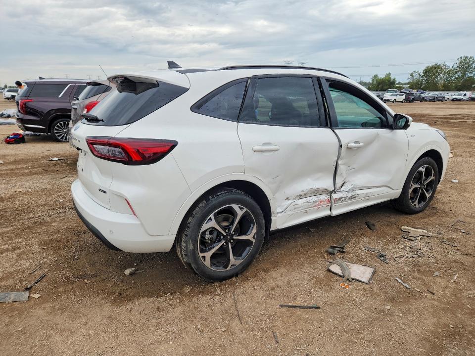 صورة رقم 3 من المزاد - 2023 FORD ESCAPE مع VIN 1FMCU9PZ9PUB39570